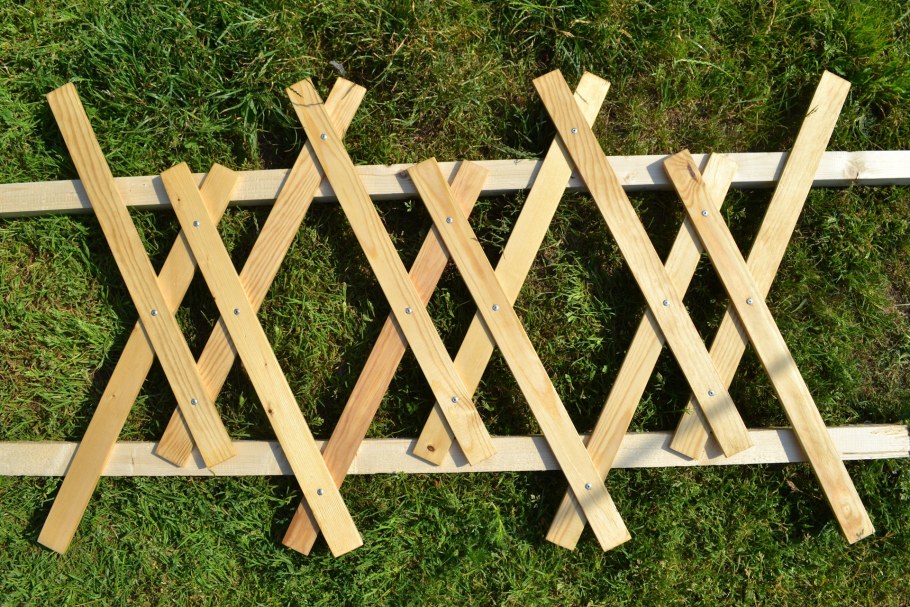 Декоративный деревянный заборчик