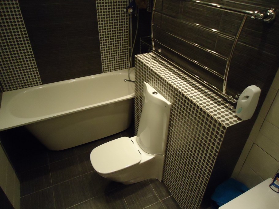 Полотенцесушитель в туалете