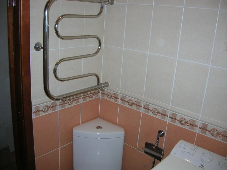 Полотенцесушитель в туалете