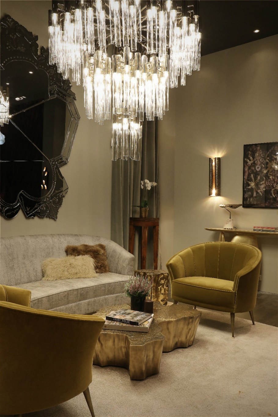 Подвесные светильники для второго света