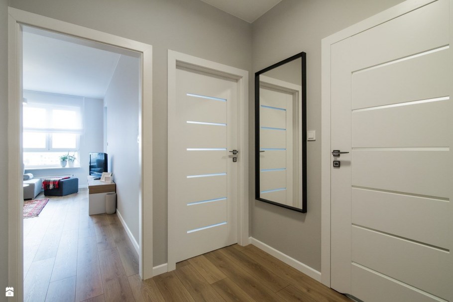 Дверь в комнату белая