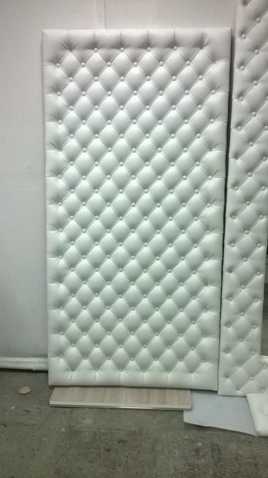 Мягкие стеновые панели с каретной стяжкой