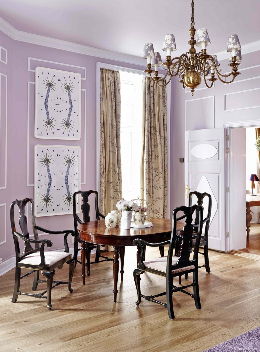 Молдинги на стенах в интерьере кухни