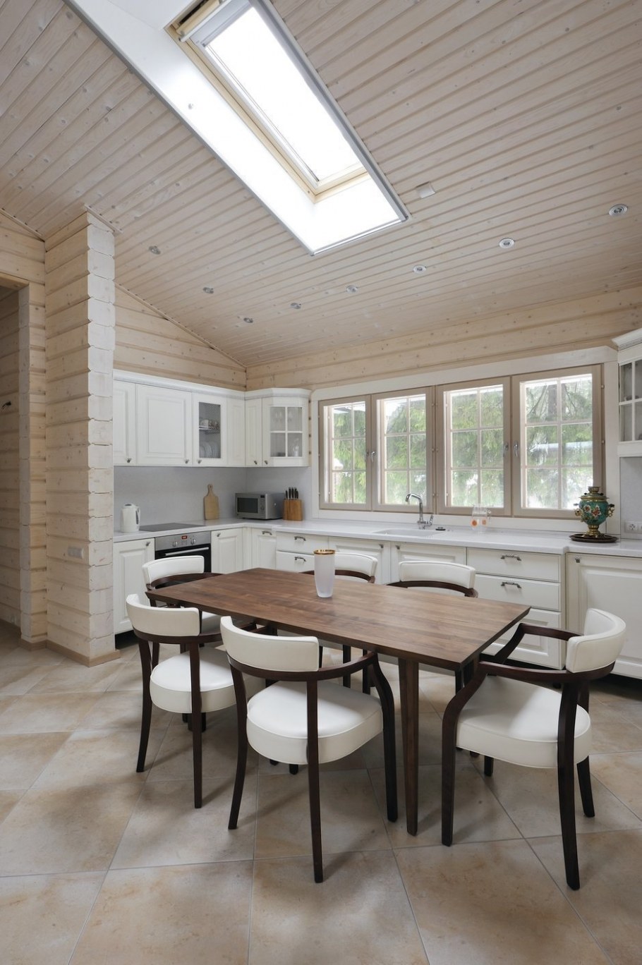 Интерьеры домов из клееного бруса