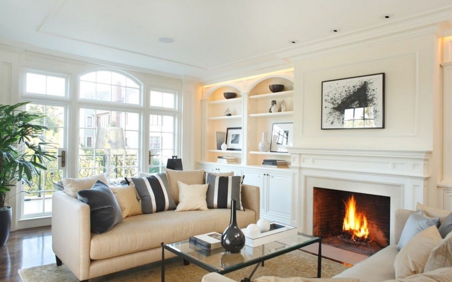 Комната с камином