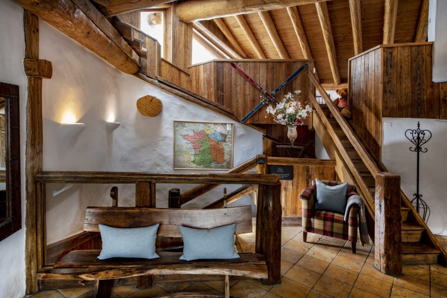 Мебель в гостиную в стиле Шале