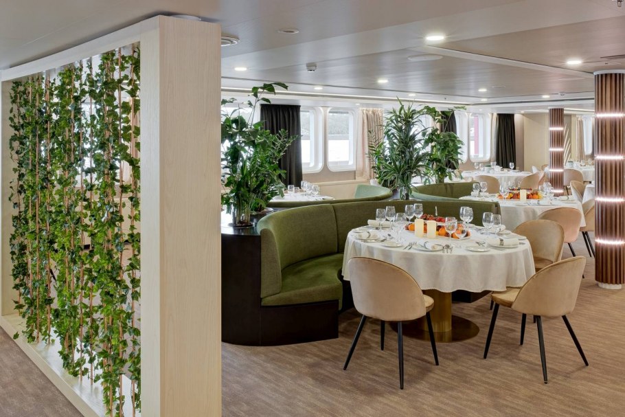 Теплоход Мустай Мустай Карим