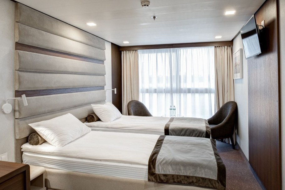 Мустай Карим теплоход