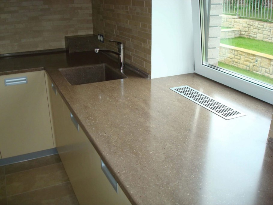 Лоджия с барными стульями