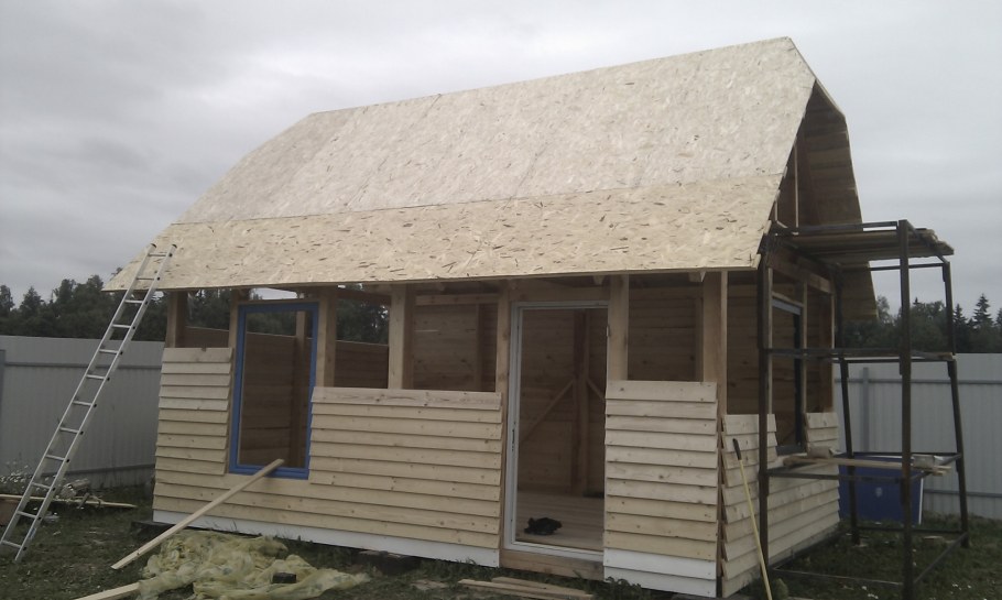 Летний дачный домик из ОСБ