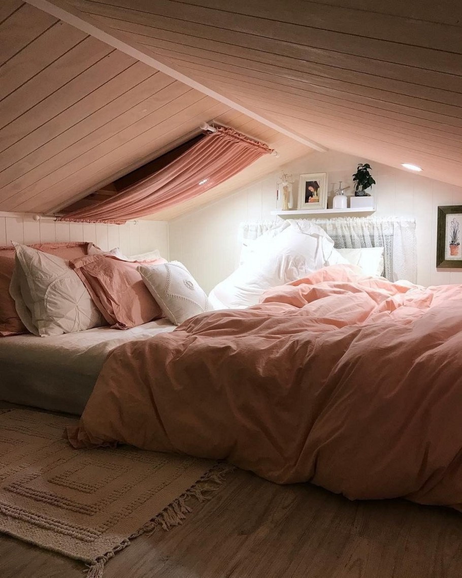 Мансарда в деревянном стиле