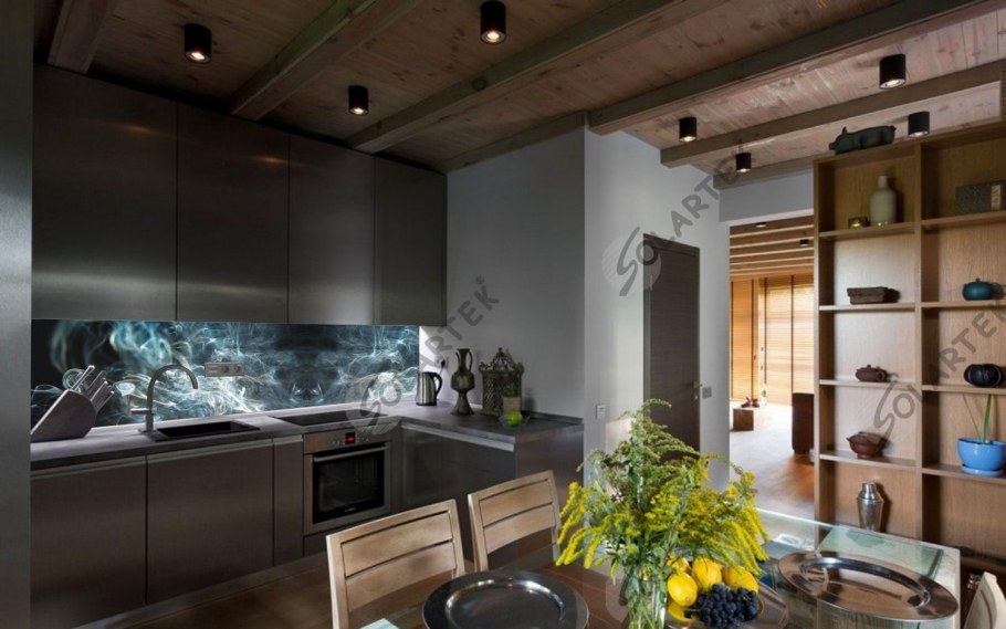 Кухня в загородном доме в современном стиле