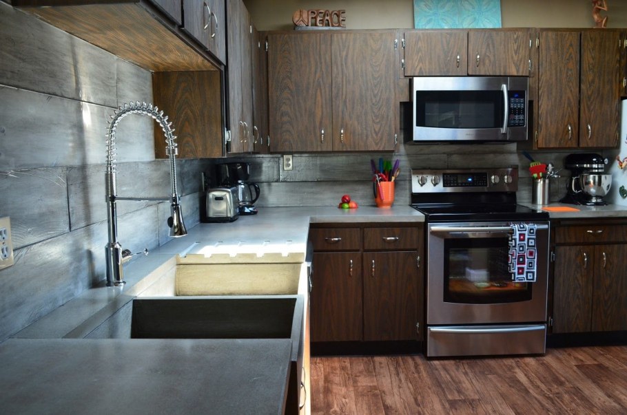 Бетонный фартук на кухне