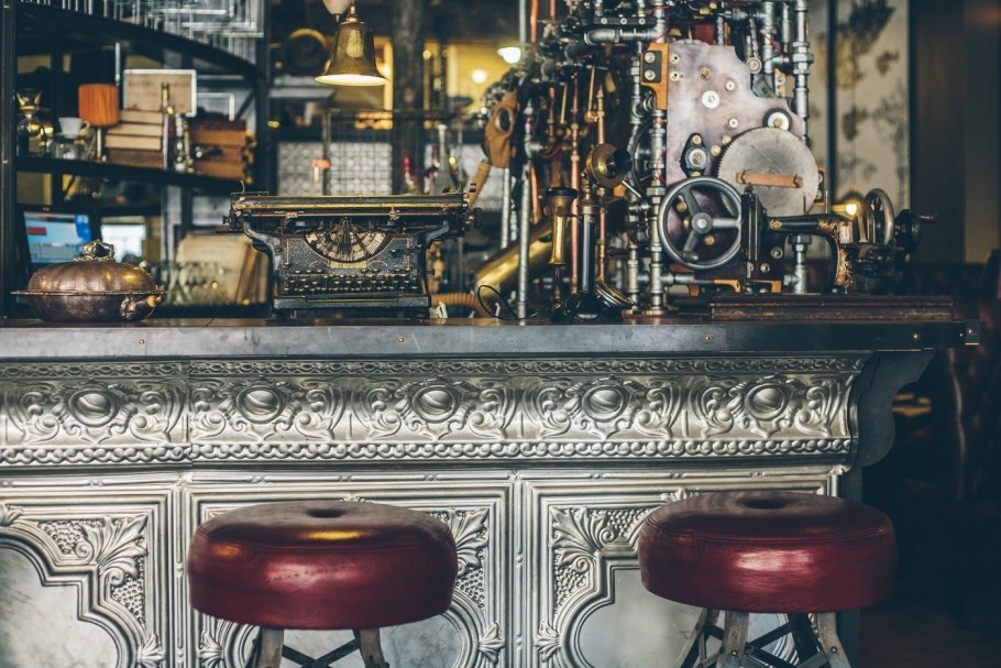 Интерьер стимпанк-кофейни Truth Coffee в Кейптауне