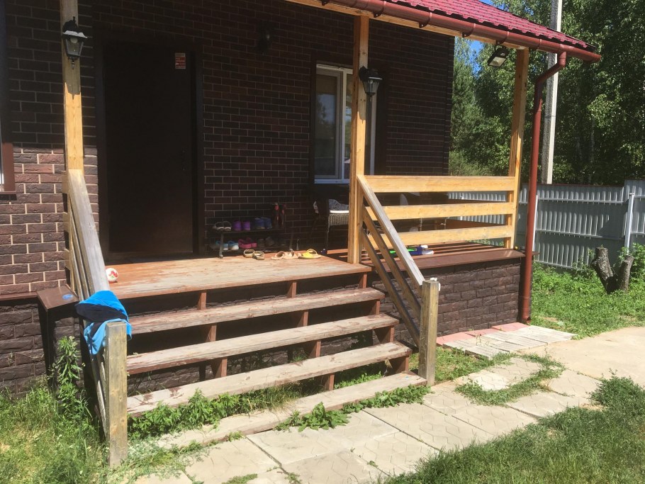 Монтаж крыльца