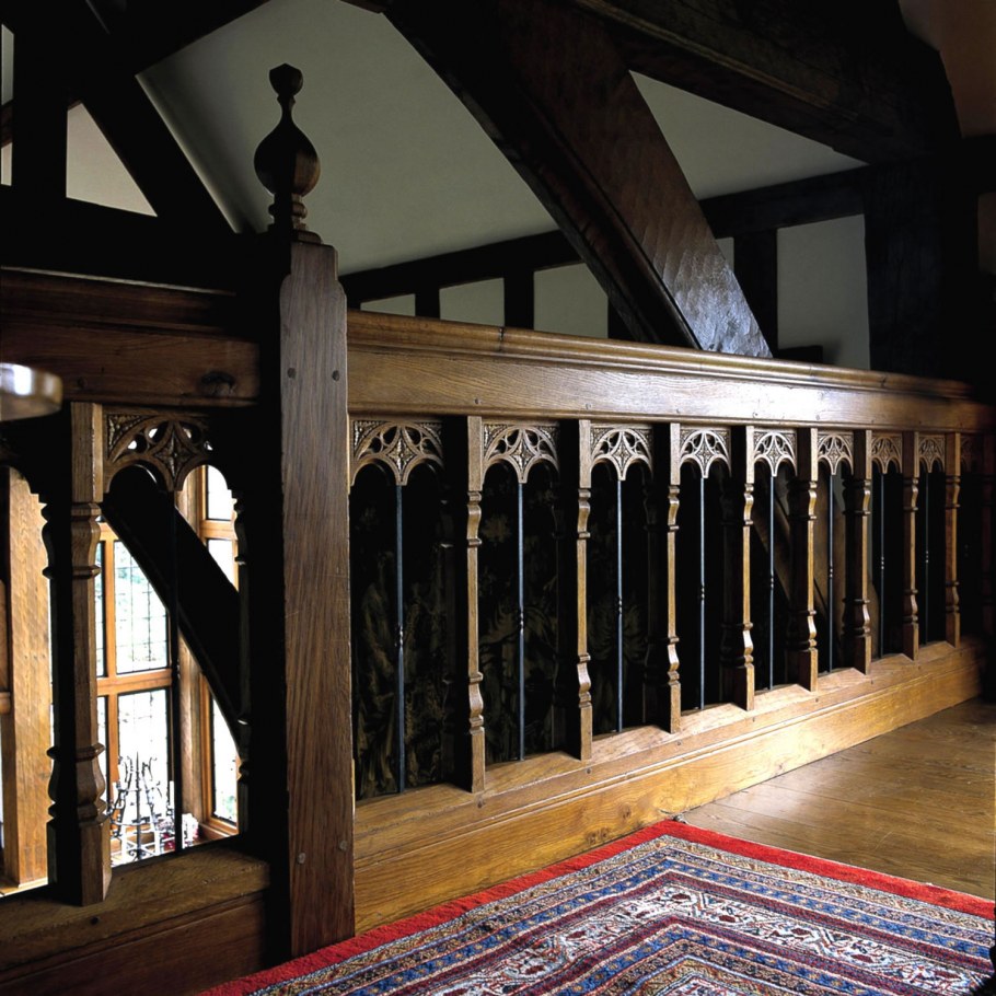 Лестница в готическом стиле