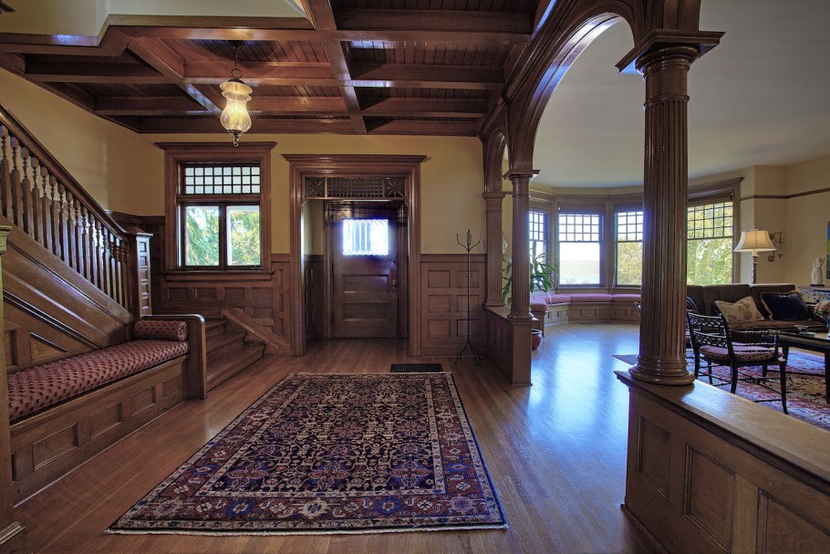 Мебель в стиле средневековья