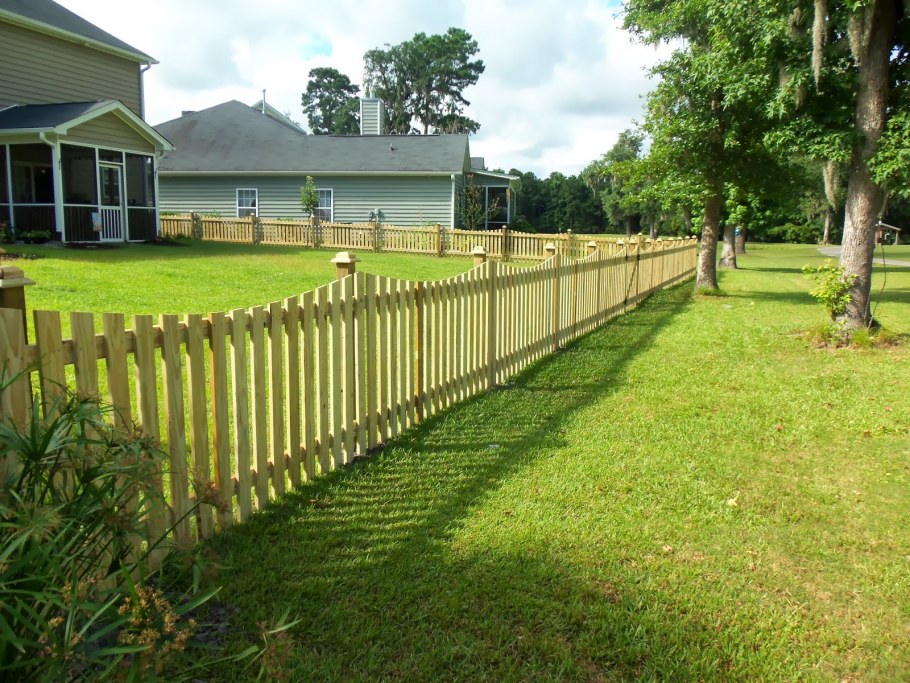 Забор в деревне