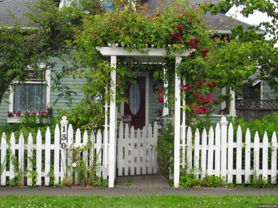 Палисадник перед забором Англия
