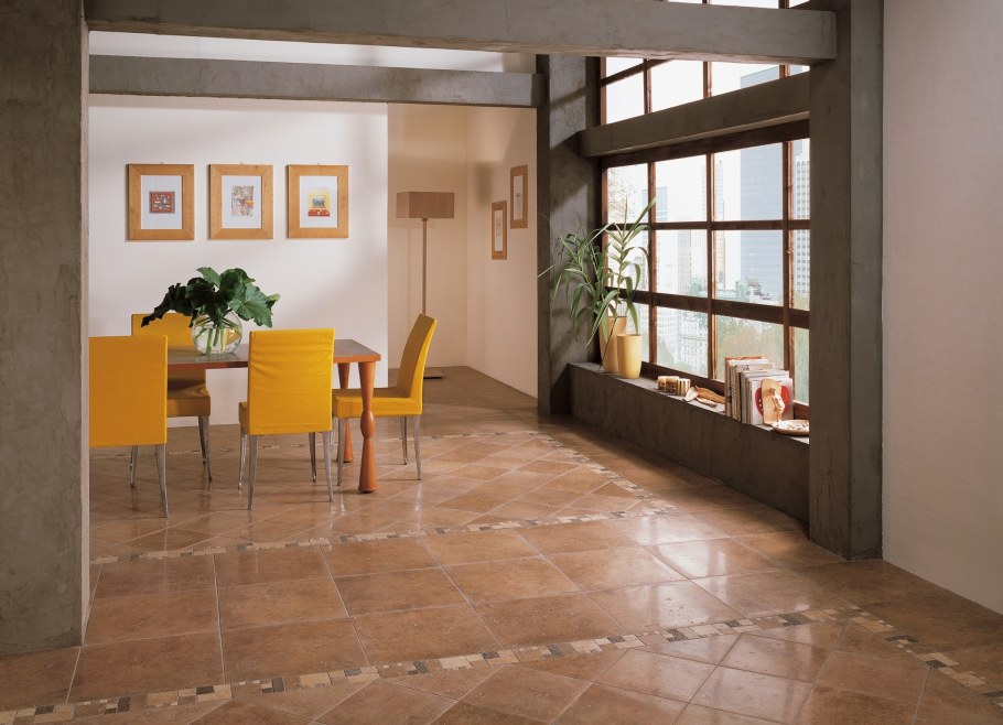 Пол из плитки в кухни с гостинной