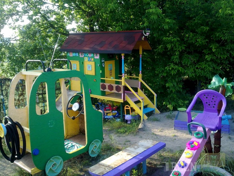 Обустройство детской площадки в детском