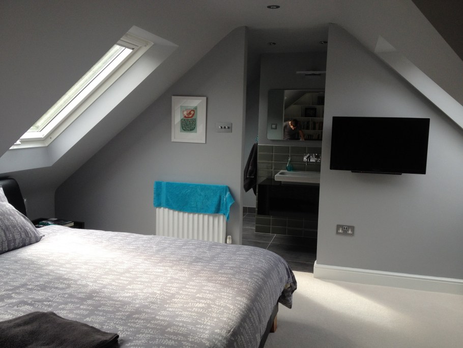 Мансардная комната для девушки