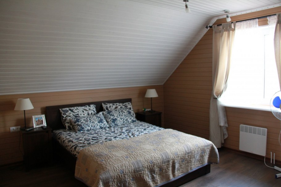 Спальня со скошенным углом