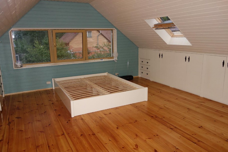 Вагонка на потолке мансарды