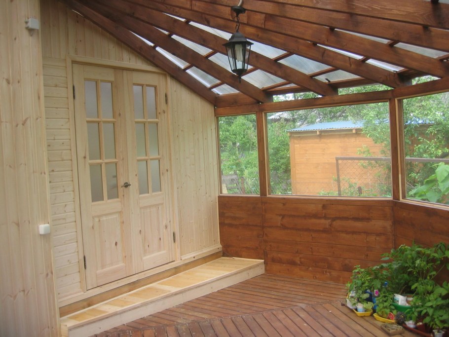 Баня с верандой