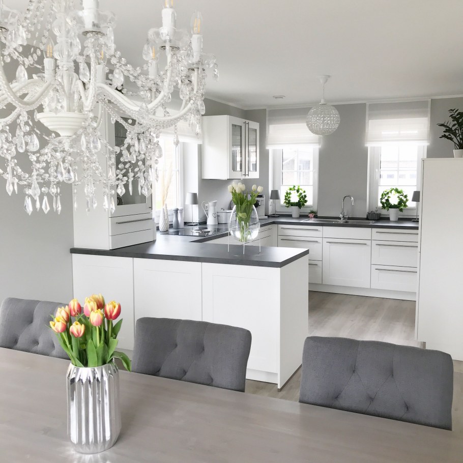 Красивые кухни с цветами