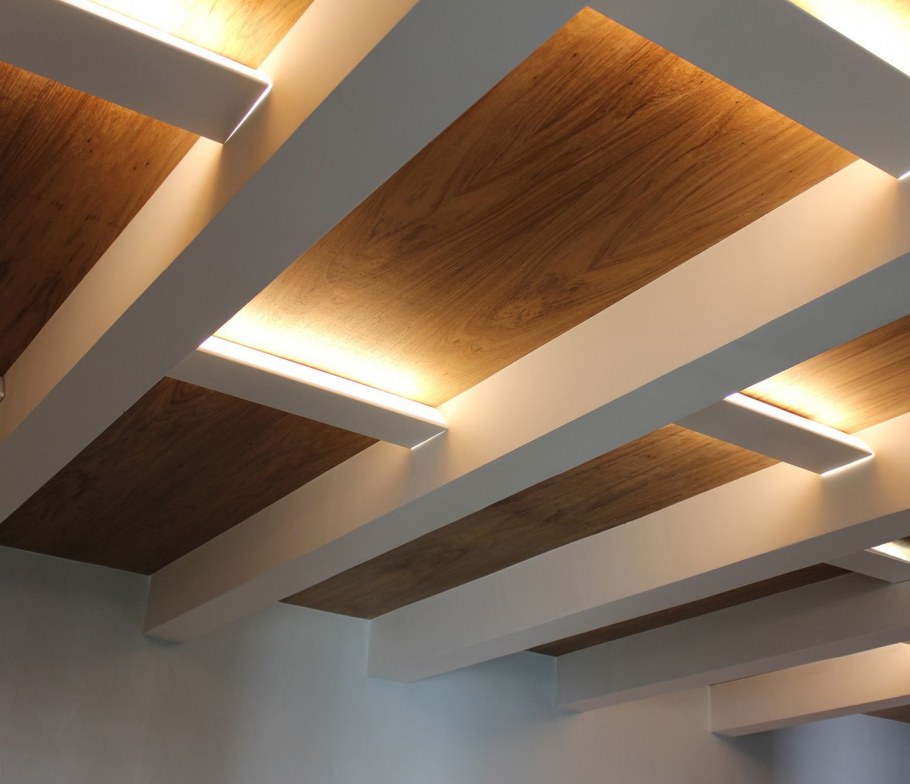 Подсветка потолочных балок