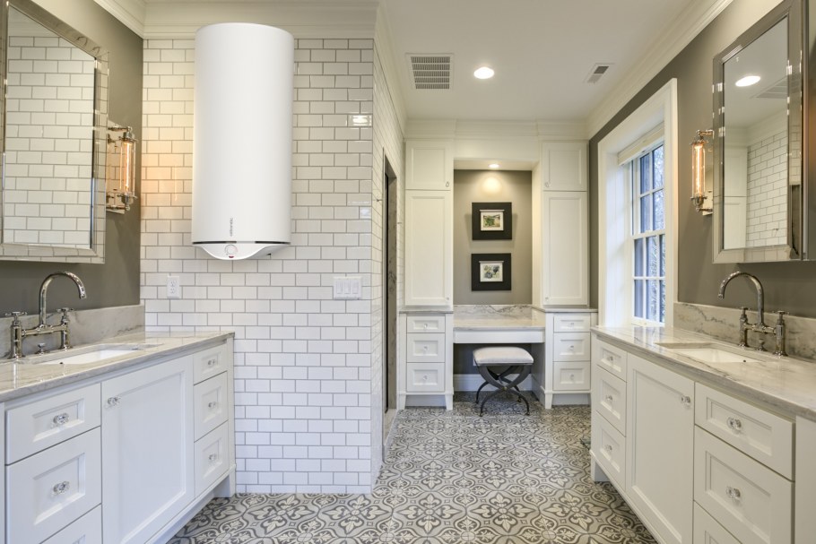 Ванная плитка кабанчик и зеркало