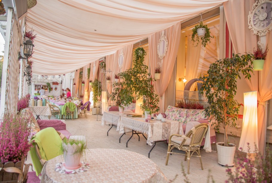 Ресторан в стиле Прованс