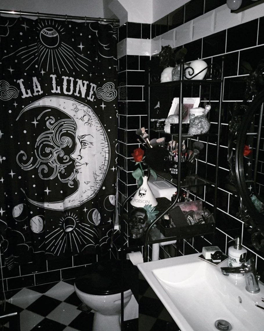 Ванная комната в готическом стиле