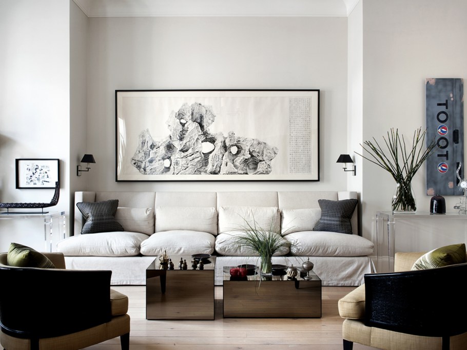 Большая картина над диваном