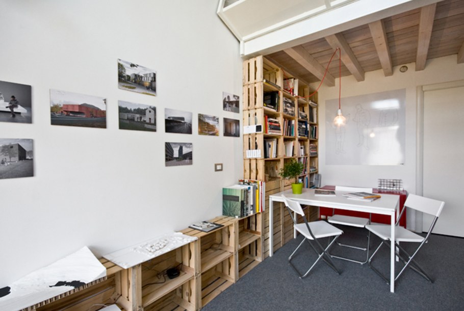 Гостиная и кабинет в стиле лофт Индастриал