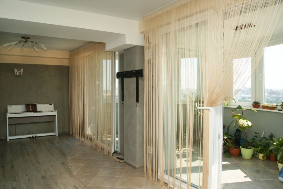 Зонирование ванной комнаты шторами