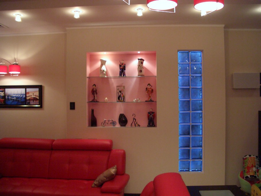 Стеклоблоки в гостиной