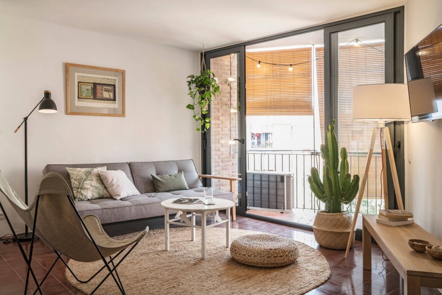 Гостиная с открытым балконом