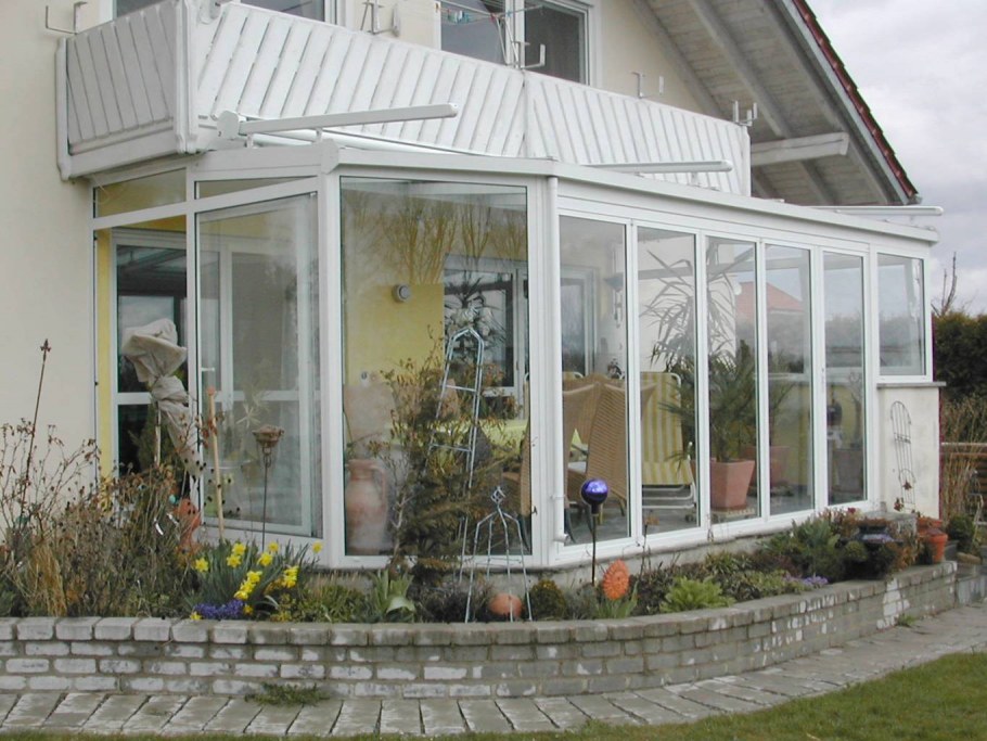 Застекленная веранда с камином