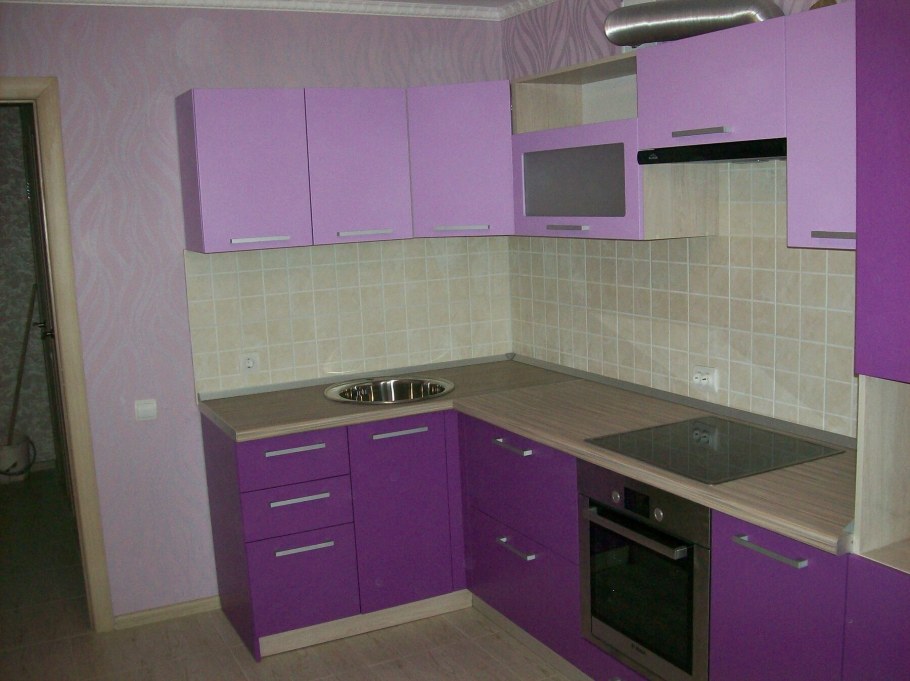 Кухонный гарнитур фуксия
