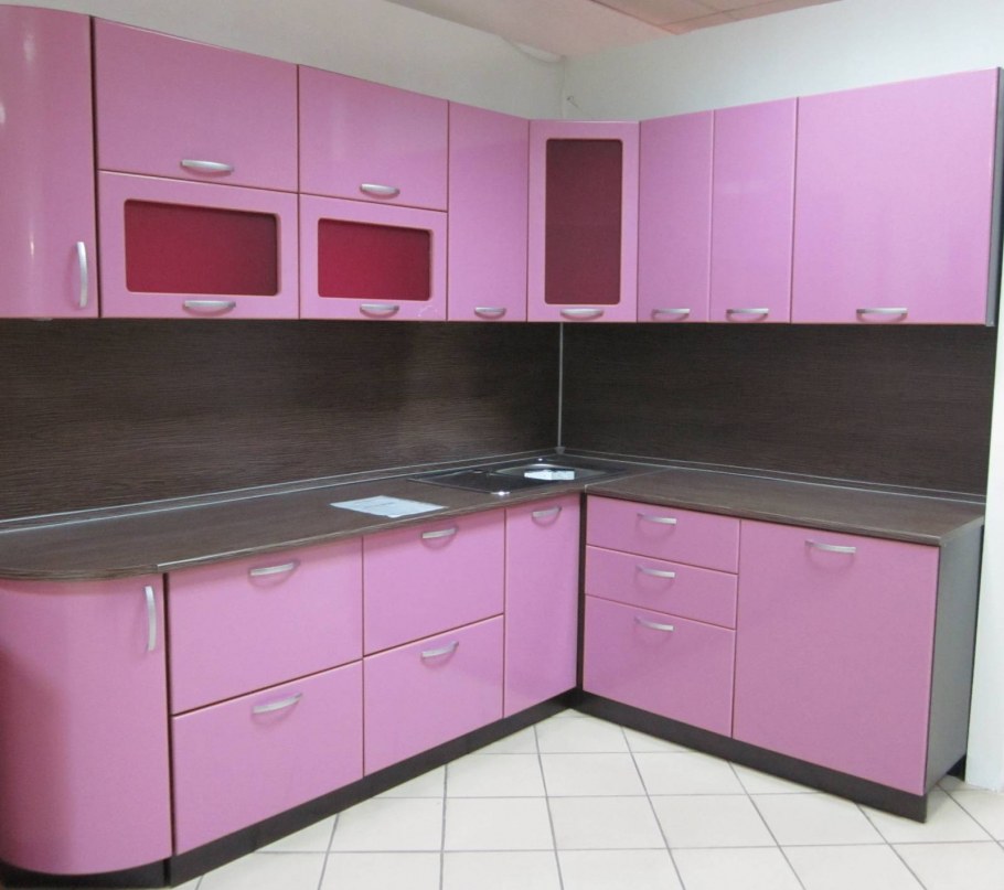 Розовый низ черный верх кухня
