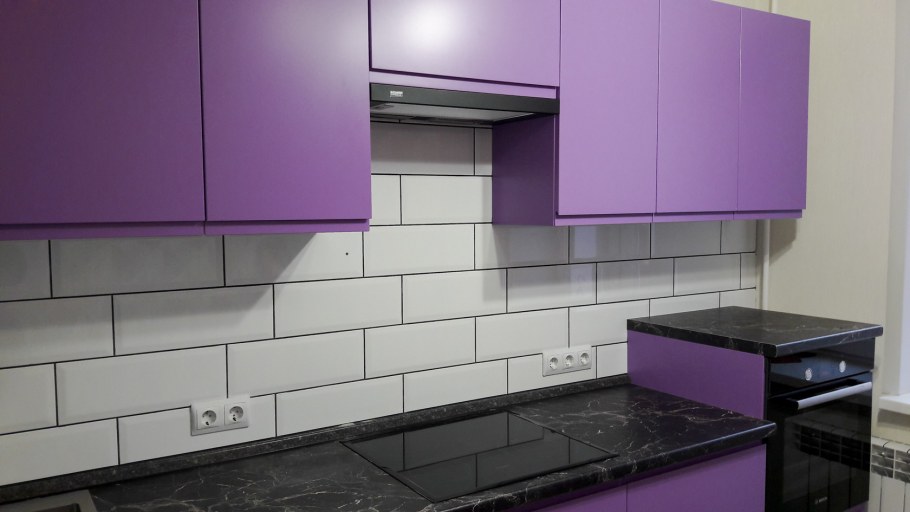 Двухуровневые фасады кухни