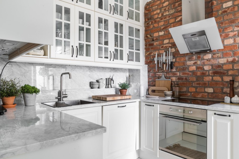 Style range Hood in the Kitchen