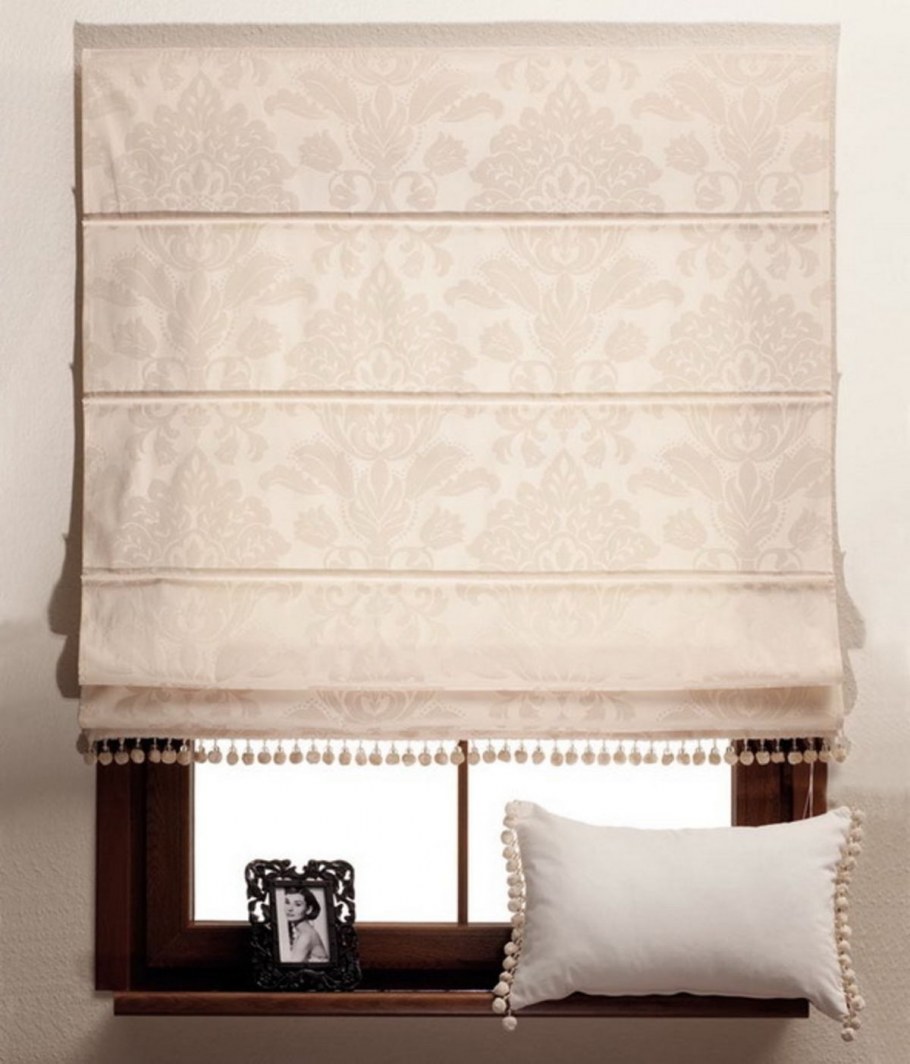 Светлая Римская штора с кантом