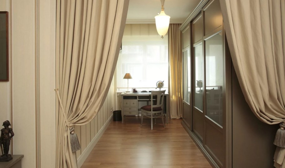 Шторы в коридор