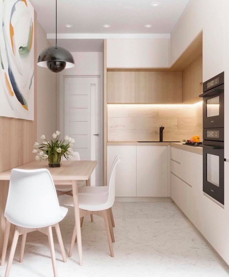 Современная угловая кухня в светлых тонах