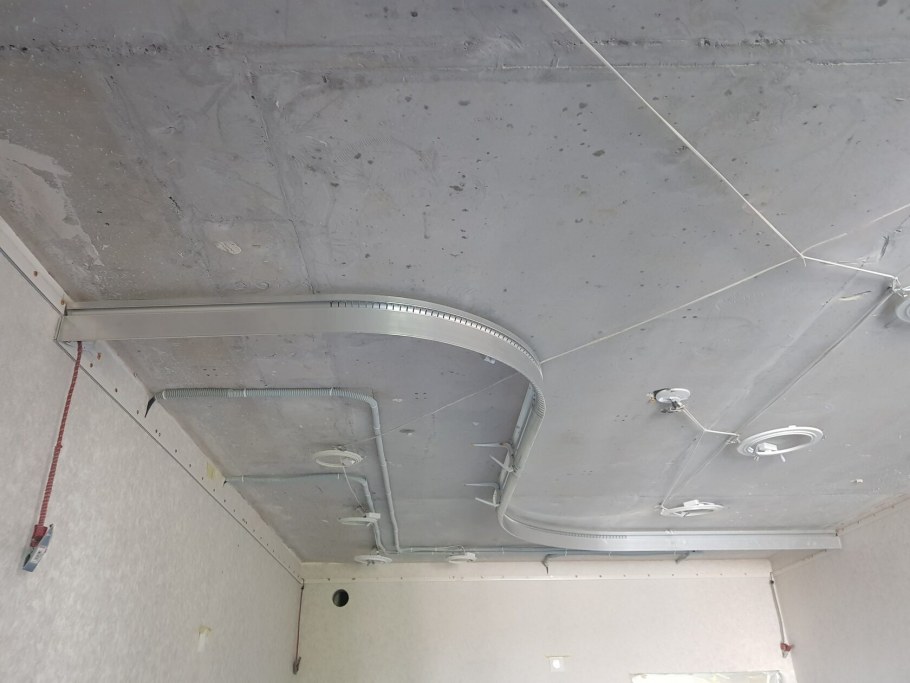 Монтаж натяжного потолка