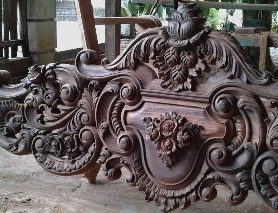 Резная мебель