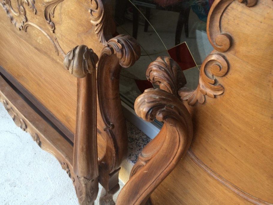 Резная мебель из дерева стиль Барокко